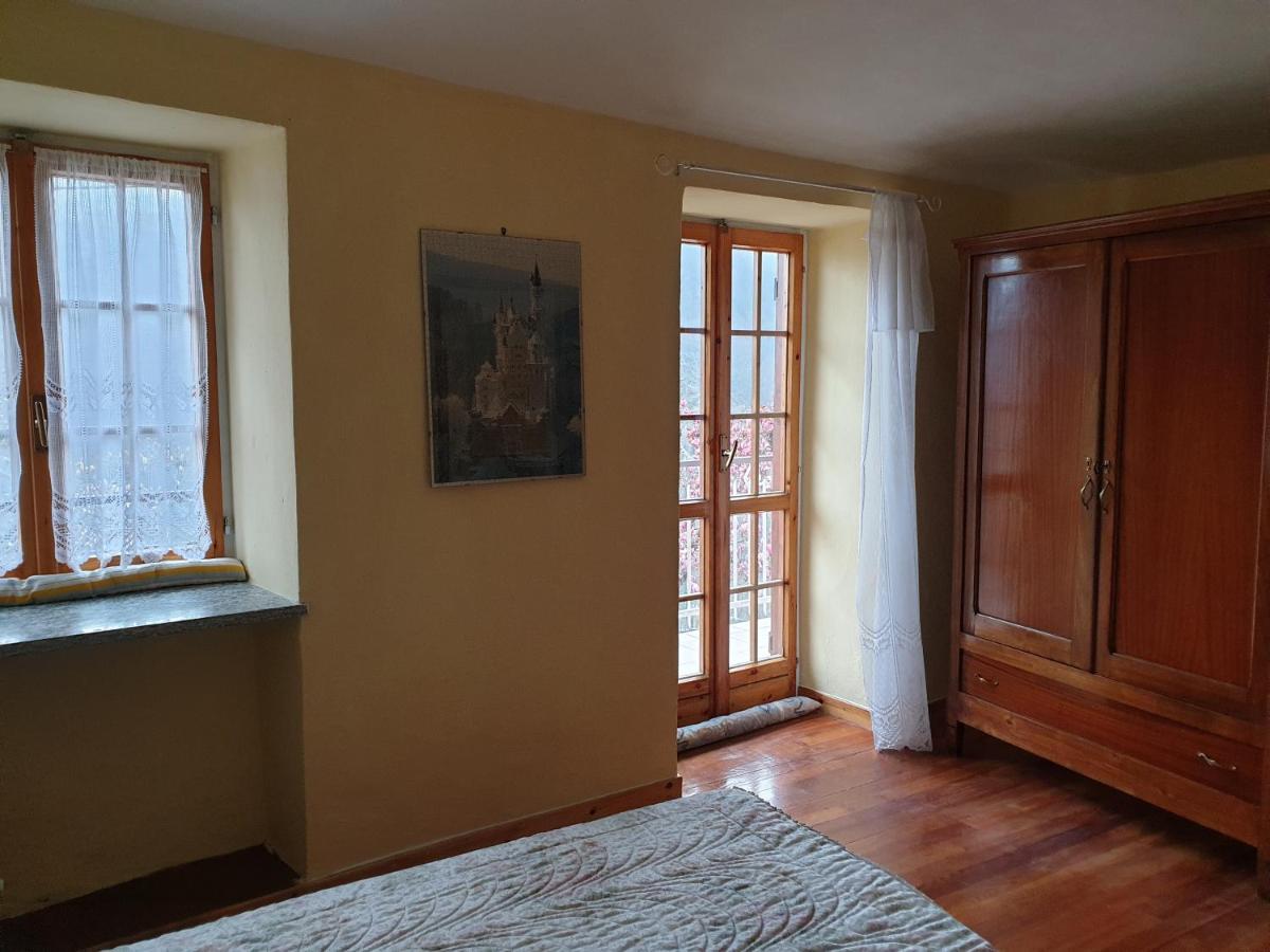 דירות Mezzenile Casa Le Rondini מראה חיצוני תמונה