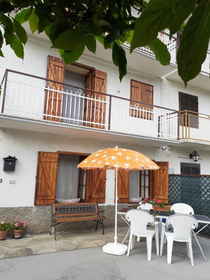 דירות Mezzenile Casa Le Rondini מראה חיצוני תמונה