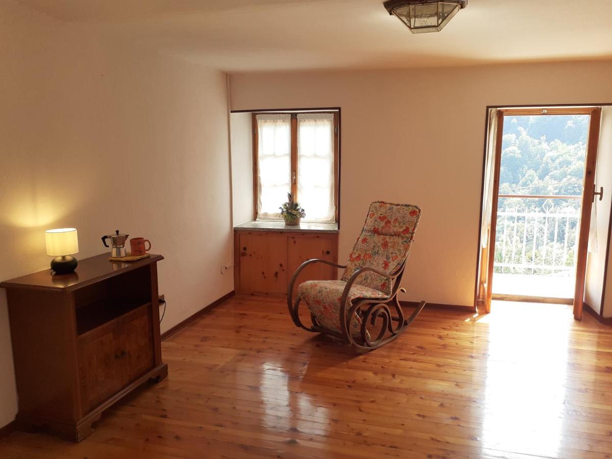 דירות Mezzenile Casa Le Rondini מראה חיצוני תמונה