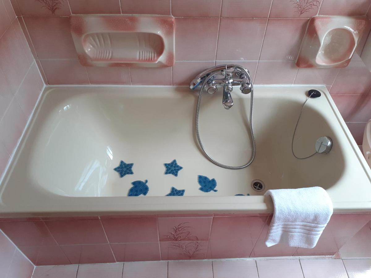 דירות Mezzenile Casa Le Rondini מראה חיצוני תמונה