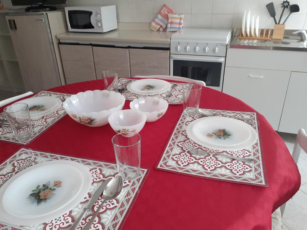 דירות Mezzenile Casa Le Rondini מראה חיצוני תמונה