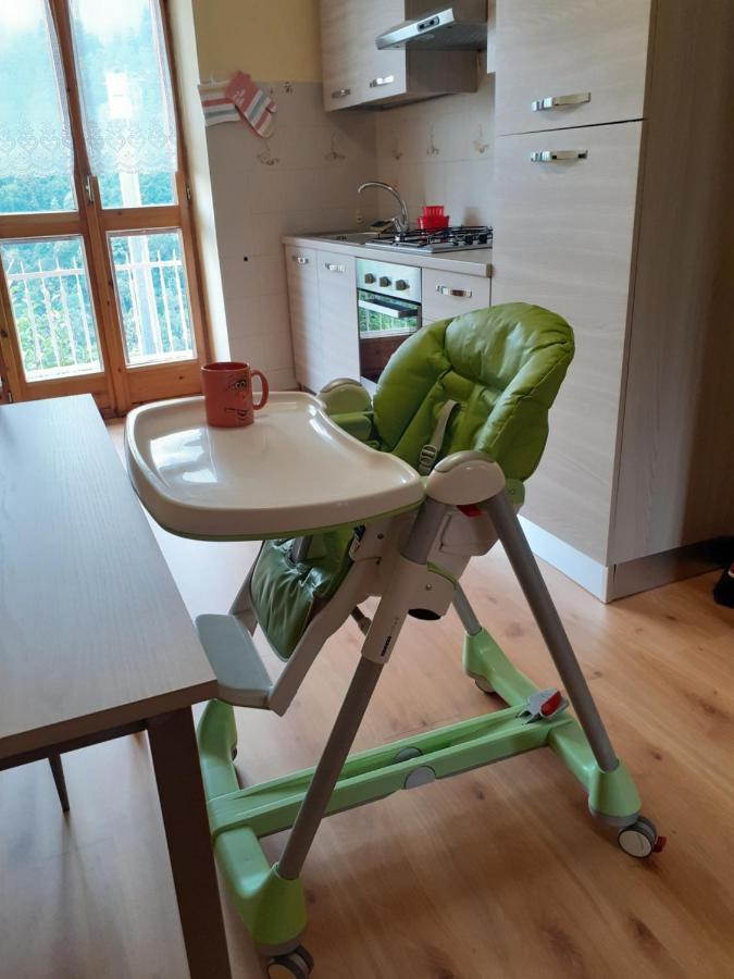 דירות Mezzenile Casa Le Rondini מראה חיצוני תמונה